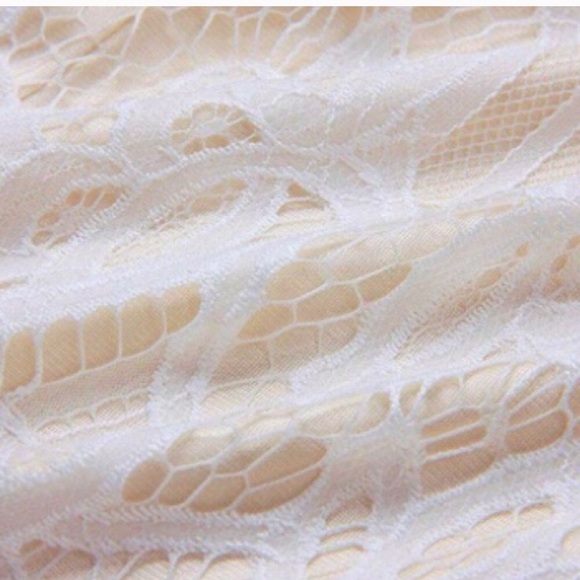 Off White Lace Spaghetti Strap Romper - Picture 4 of 4